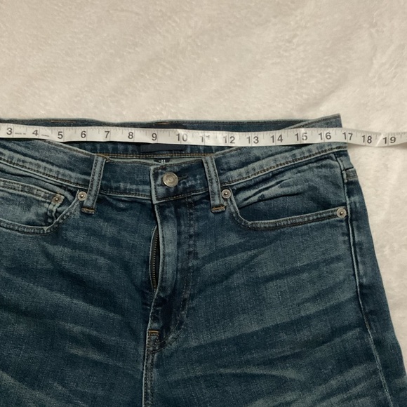 J. Crew Fit Denim Jean Actual 31/32 - Picture 3 of 11